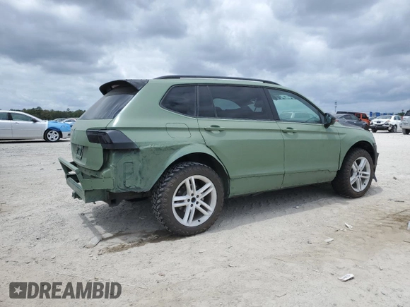 2018 Volkswagen Tiguan SEL z VIN 3VV3B7AX9JM024440, wystawiony jako Copart lot #54984015 z przebiegiem 108 727 mil mil oraz Czysty tytuł • Clean title. Historia ofert i sprzedaży dostępna na DreamBid. Obrazek 3.