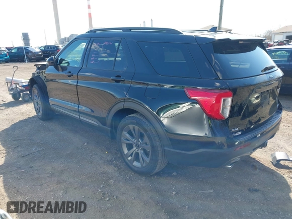 2023 Ford Explorer XLT with VIN 1FMSK8DH4PGC11989, listed as a IAAI auction lot 41845428 with 30,161 mi miles and . Bid and sale history available at carsss.com. Image 3.