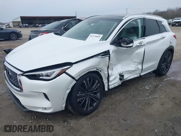 2023 Infiniti QX50 Sensory z VIN 3PCAJ5EB1PF120667, wystawiony jako IAAI lot #41279045 z przebiegiem 9 132 mil mil oraz . Historia ofert i sprzedaży dostępna na DreamBid. Obrazek 2.