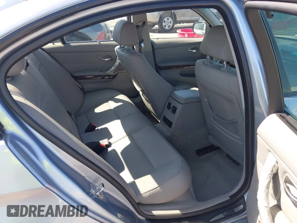 2009 BMW 3 Series 328i with VIN WBAPH77509NM27323, listed as a IAAI auction lot 41991774 with 96,217 mi miles. Bid and sale history available at carsss.com. Image 8.