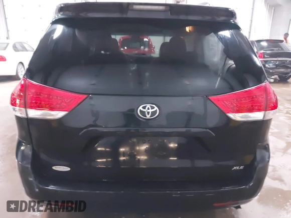 2011 Toyota Sienna XLE AAS with VIN 5TDYK3DC3BS141051, listed as a IAAI auction lot 41741058 with 236,626 mi miles. Bid and sale history available at carsss.com. Image 16.