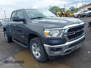 2020 Ram 1500 Big Horn с VIN 1C6RRFBG2LN385201, выставлен на аукционе IAAI как лот 42169965 с пробегом 52 001 миль миль и . История ставок и продаж доступна на DreamBid. Изображение 1.