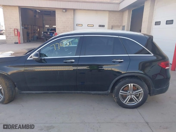2021 Mercedes-Benz GLC with VIN W1N0G8EB0MF910294, listed as a IAAI auction lot 41577401 with 63,037 mi miles. Bid and sale history available at carsss.com. Image 15.