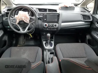 2020 Honda Fit Sport z VIN 3HGGK5H60LM715068, wystawiony jako Copart lot #57706105 z przebiegiem Nie podano mil oraz Nie do naprawy • Non repairable. Historia ofert i sprzedaży dostępna na DreamBid. Obrazek 8.