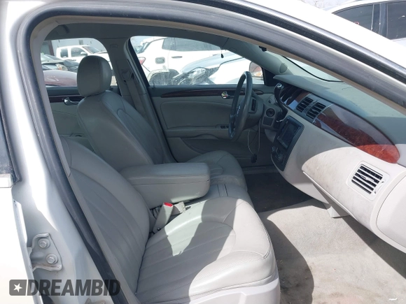 2007 Buick Lucerne V6 CXL with VIN 1G4HD57287U228614, listed as a IAAI auction lot 41843518 with 183,249 mi miles. Bid and sale history available at carsss.com. Image 5.