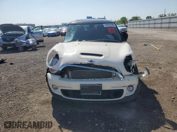 2013 MINI Hardtop S z VIN WMWSV3C52DT391799, wystawiony jako Copart lot #55953105 z przebiegiem Nie podano mil oraz Szkoda całkowita • Salvage title. Historia ofert i sprzedaży dostępna na DreamBid. Obrazek 5.