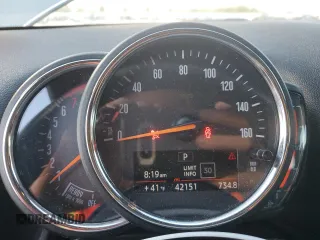 2021 MINI Countryman Oxford Edition with VIN WMZ23BR04M3M78201, listed as a Copart auction lot 87664925 with 42,151 mi miles and Salvage Title. Bid and sale history available at carsss.com. Image 9.
