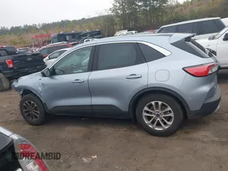 2022 Ford Escape SE z VIN 1FMCU0G66NUA90987, wystawiony jako IAAI lot #41527854 z przebiegiem 16 959 mil mil oraz . Historia ofert i sprzedaży dostępna na DreamBid. Obrazek 13.