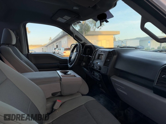 2017 Ford F-150 XL с VIN 1FTMF1EF7HKD76701, выставлен на аукционе Copart как лот 54277595 с пробегом 36 566 миль миль и Списание • Salvage title. История ставок и продаж доступна на DreamBid. Изображение 5.