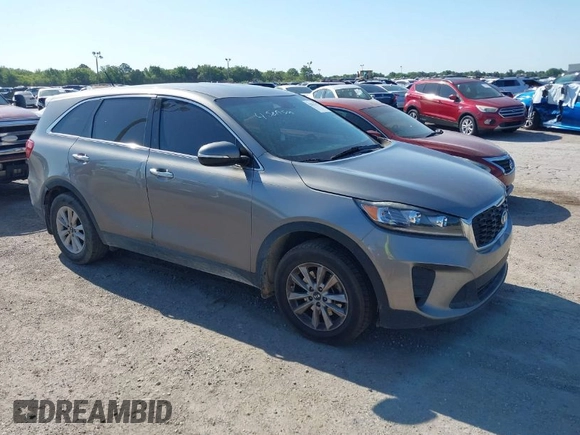 2019 Kia Sorento LX with VIN 5XYPG4A3XKG547848, listed as a IAAI auction lot 42023357 with 189,258 mi miles. Bid and sale history available at carsss.com. Image 1.