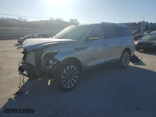 2024 Lincoln Navigator Reserve with VIN 5LMJJ2LG2REL08480, listed as a Copart auction lot 83065314 with 5,723 mi miles and Salvage Title. Bid and sale history available at carsss.com. Image 1.