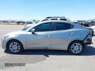 2016 Scion iA z VIN 3MYDLBZV1GY132561, wystawiony jako IAAI lot #42425947 z przebiegiem 94 882 mil mil oraz . Historia ofert i sprzedaży dostępna na DreamBid. Obrazek 15.