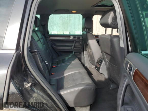 2010 Volkswagen Touareg VR6 with VIN WVGBF7A92AD002724, listed as a Copart auction lot 49392855 with 196,085 mi miles and Clean Title. Bid and sale history available at DreamBid. Image 11.