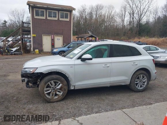 2022 Audi Q5 S line Premium z VIN WA1GAAFY6N2119787, wystawiony jako IAAI lot #40859968 z przebiegiem 46 771 mil mil oraz . Historia ofert i sprzedaży dostępna na DreamBid. Obrazek 14.