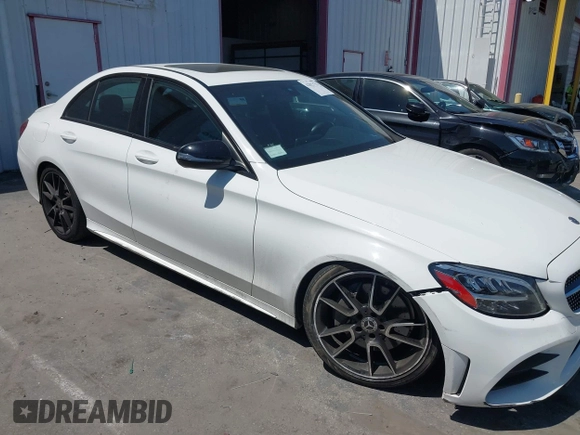 2019 Mercedes-Benz C 300 with VIN 55SWF8DBXKU313935, listed as a IAAI auction lot 42023753 with 120,777 mi miles and . Bid and sale history available at DreamBid. Image 13.