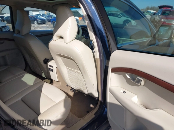 2010 Volvo XC70 3.2L with VIN YV4960BZ5A1078719, listed as a IAAI auction lot 41697871 with 115,608 mi miles and . Bid and sale history available at DreamBid. Image 8.