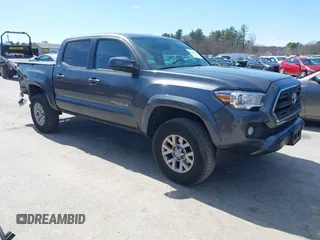 2017 Toyota Tacoma SR5 with VIN 3TMCZ5AN8HM104867, listed as a IAAI auction lot 41931133 with 76,051 mi miles. Bid and sale history available at carsss.com. Image 1.