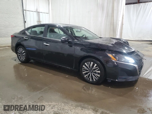 2025 Nissan Altima SV with VIN 1N4BL4DV3SN375793, listed as a Copart auction lot 54016875 with 1,646 mi miles and Clean Title. Bid and sale history available at DreamBid. Image 4.