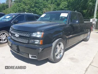 2007 Chevrolet Silverado SS z VIN 2GCEC19N071113401, wystawiony jako IAAI lot #42307590 z przebiegiem 199 687 mil mil oraz . Historia ofert i sprzedaży dostępna na DreamBid. Obrazek 2.