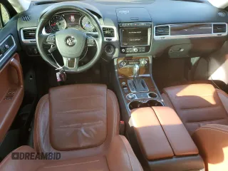2016 Volkswagen Touareg Sport with VIN WVGEF9BP7GD010767, listed as a Copart auction lot 44782585 with 125,970 mi miles and Salvage Title. Bid and sale history available at DreamBid. Image 8.