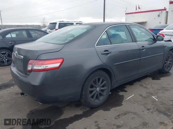 2011 Toyota Camry LE z VIN 4T4BF3EK7BR165320, wystawiony jako IAAI lot #41299126 z przebiegiem 271 182 mil mil oraz . Historia ofert i sprzedaży dostępna na DreamBid. Obrazek 4.