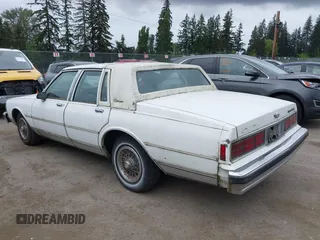 1990 Chevrolet Caprice z VIN 1G1BU54E9LA105479, wystawiony jako IAAI lot #42277687 z przebiegiem 30 947 mil mil oraz . Historia ofert i sprzedaży dostępna na DreamBid. Obrazek 3.