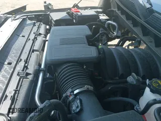 2024 Chevrolet Silverado 1500 LT z VIN 1GCUDDED0RZ403803, wystawiony jako IAAI lot #42936948 z przebiegiem 12 415 mil mil oraz . Historia ofert i sprzedaży dostępna na DreamBid. Obrazek 21.
