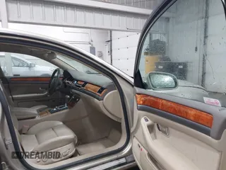 2005 Audi A8 z VIN WAUML44E85N013995, wystawiony jako IAAI lot #42130813 z przebiegiem 53 435 mil mil oraz . Historia ofert i sprzedaży dostępna na DreamBid. Obrazek 5.