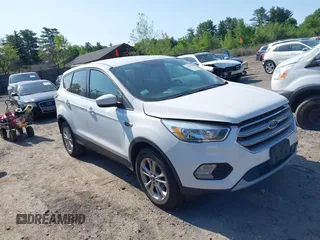 2017 Ford Escape SE z VIN 1FMCU9GD2HUD80571, wystawiony jako IAAI lot #42389929 z przebiegiem 111 804 mil mil oraz . Historia ofert i sprzedaży dostępna na DreamBid. Obrazek 1.