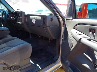 2006 Chevrolet Silverado 1500 LS with VIN 1GCEC14V06Z251694, listed as a IAAI auction lot 41703762 with 199,716 mi miles. Bid and sale history available at carsss.com. Image 5.