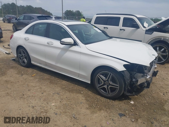 2019 Mercedes-Benz C 300 z VIN 55SWF8DB4KU282844, wystawiony jako IAAI lot #42177114 z przebiegiem 44 605 mil mil oraz . Historia ofert i sprzedaży dostępna na DreamBid. Obrazek 1.