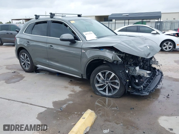 2024 Audi Q5 S line Premium Plus with VIN WA1EAAFY3R2043314, listed as a IAAI auction lot 40712504 with 5,170 mi miles. Bid and sale history available at carsss.com. Image 1.