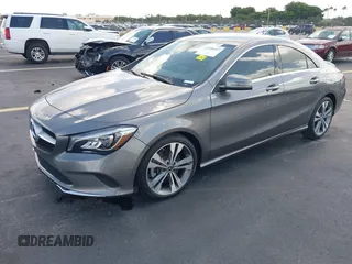 2019 Mercedes-Benz CLA 250 z VIN WDDSJ4EB0KN720613, wystawiony jako IAAI lot #42508467 z przebiegiem 26 941 mil mil oraz . Historia ofert i sprzedaży dostępna na DreamBid. Obrazek 2.