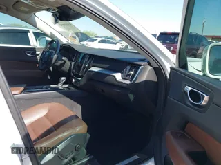 2018 Volvo XC60 Momentum с VIN YV4102RKXJ1041197, выставлен на аукционе IAAI как лот 42438998 с пробегом 110 977 миль миль и . История ставок и продаж доступна на DreamBid. Изображение 5.