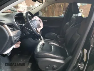2017 Jeep Cherokee Limited с VIN 1C4PJMDB4HW512268, выставлен на аукционе Copart как лот 54507285 с пробегом 109 698 миль миль и Списание • Salvage title. История ставок и продаж доступна на DreamBid. Изображение 7.