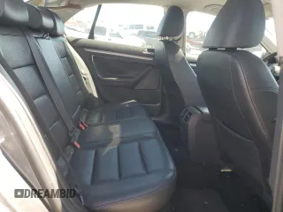 2010 Volkswagen Jetta Limited Edition с VIN 3VWRZ7AJ0AM140235, выставлен на аукционе Copart как лот 57780205 с пробегом 186 031 миль миль и Списание • Salvage title. История ставок и продаж доступна на DreamBid. Изображение 10.