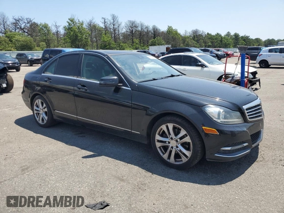 2012 Mercedes-Benz C 300 Sport z VIN WDDGF8BB6CA540760, wystawiony jako Copart lot #63679585 z przebiegiem 199 160 mil mil oraz Szkoda całkowita • Salvage title. Historia ofert i sprzedaży dostępna na DreamBid. Obrazek 4.