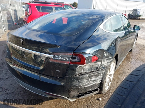 2016 Tesla Model S 70 with VIN 5YJSA1E11GF124965, listed as a IAAI auction lot 41458132 with Not provided miles and . Bid and sale history available at DreamBid. Image 4.