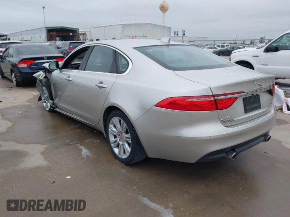 2017 Jaguar XF 35t Premium with VIN SAJBD4BV4HCY27802, listed as a IAAI auction lot 41076758 with 106,298 mi miles. Bid and sale history available at carsss.com. Image 3.