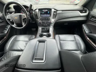 2019 Chevrolet Suburban LT with VIN 1GNSKHKC8KR172632, listed as a Copart auction lot 52553195 with 187,890 mi miles and Clean Title. Bid and sale history available at carsss.com. Image 9.