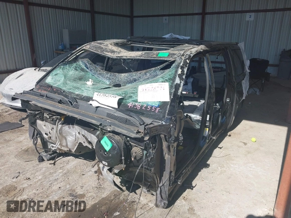2019 GMC Yukon XL Denali with VIN 1GKS1HKJ2KR220057, listed as a IAAI auction lot 41382558 with 1 mi miles. Bid and sale history available at carsss.com. Image 16.