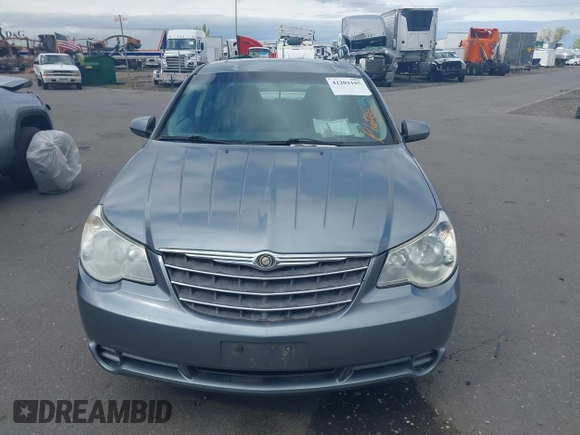 2007 Chrysler Sebring Touring z VIN 1C3LC56R17N521091, wystawiony jako IAAI lot #42202185 z przebiegiem 128 726 mil mil oraz . Historia ofert i sprzedaży dostępna na DreamBid. Obrazek 6.