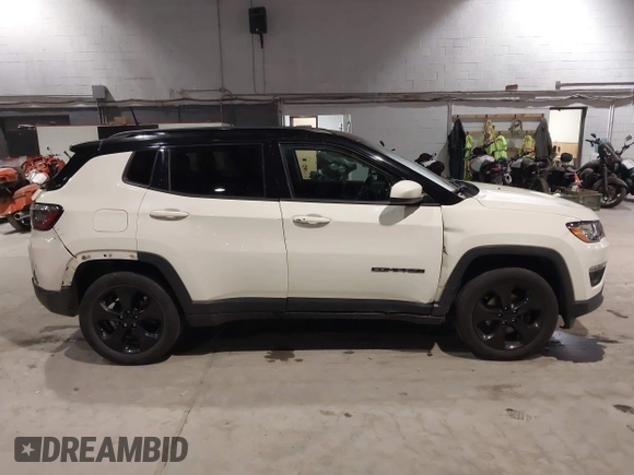 2018 Jeep Compass Latitude with VIN 3C4NJDBB6JT453973, listed as a IAAI auction lot 41153555 with 105,210 mi miles. Bid and sale history available at carsss.com. Image 13.