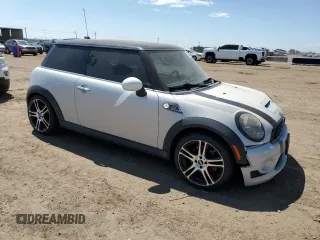 2010 MINI Hardtop S with VIN WMWMF7C53ATZ71927, listed as a Copart auction lot 60350125 with 110,385 mi miles and Clean title. Bid and sale history available at DreamBid. Image 4.