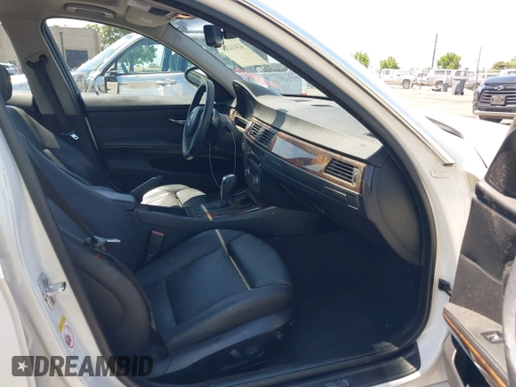 2008 BMW 3 Series 335i с VIN WBAVB77528NH78762, выставлен на аукционе IAAI как лот 42414203 с пробегом 138 115 миль миль и . История ставок и продаж доступна на DreamBid. Изображение 5.