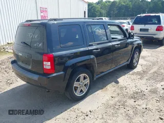 2008 Jeep Patriot Sport with VIN 1J8FF28W58D543970, listed as a IAAI auction lot 42577470 with 135,488 mi miles and . Bid and sale history available at DreamBid. Image 4.
