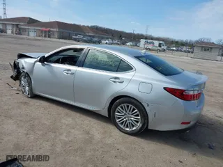 2013 Lexus ES 350 4dr Sdn with VIN JTHBK1GG5D2032740, listed as a IAAI auction lot 41759236 with 86,352 mi miles. Bid and sale history available at carsss.com. Image 3.
