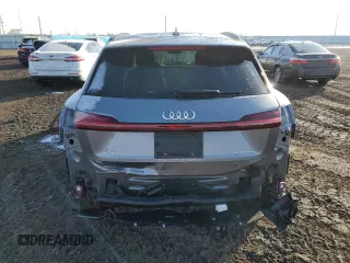 2021 Audi e-tron Prestige z VIN WA1VAAGE7MB017523, wystawiony jako Copart lot #36704493 z przebiegiem 8 204 mil mil oraz . Historia ofert i sprzedaży dostępna na DreamBid. Obrazek 6.