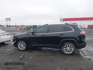 2019 Jeep Cherokee Latitude with VIN 1C4PJLCB1KD339906, listed as a IAAI auction lot 41539248 with 123,243 mi miles and . Bid and sale history available at carsss.com. Image 15.