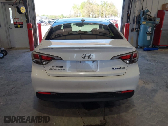 2016 Hyundai Sonata Hybrid SE with VIN KMHE24L15GA009241, listed as a IAAI auction lot 42083395 with 127,068 mi miles. Bid and sale history available at carsss.com. Image 16.